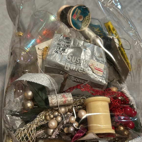 Mixed crafting items - Picture 7 of 11